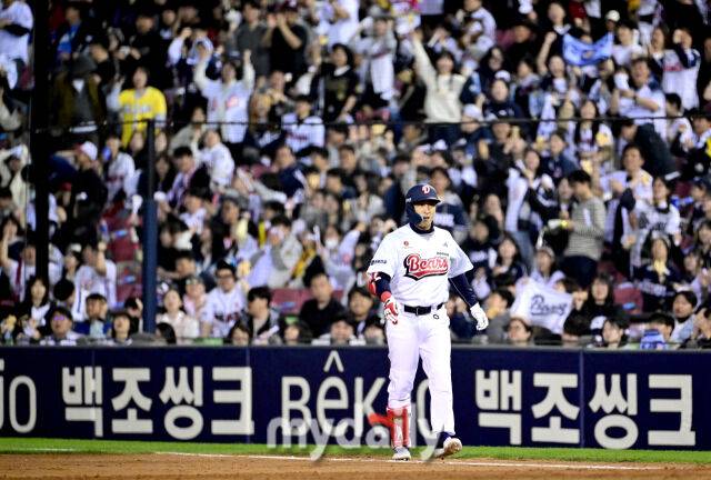 박찬호는 KIA 팬들에게 90도 인사했고, 손아섭은 두산 팬들에게 환호를 받았다…특명, 곰 방망이 살려라[MD잠실]