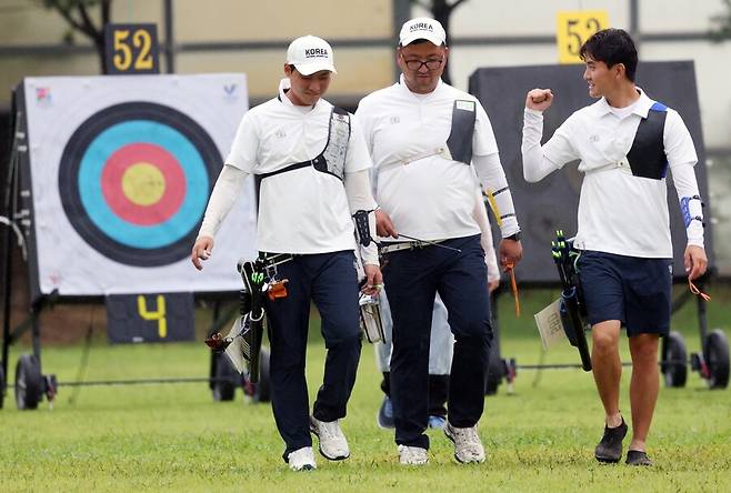 '올림픽 3관왕' 무너지고, 중학생이 올라왔다…