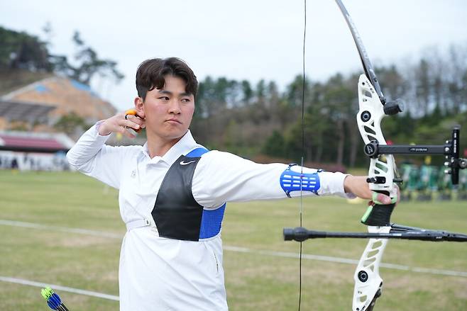 '올림픽 3관왕' 무너지고, 중학생이 올라왔다…