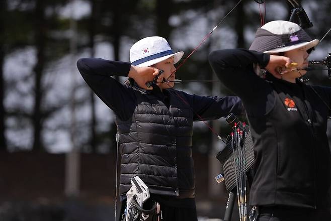 '올림픽 3관왕' 무너지고, 중학생이 올라왔다…