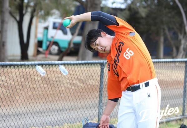 지금이 1군행 기회인데, 한화 前 마무리 2군에서도 3G 10실점 붕괴…'타자→투수 전향' 성공신화 이대로 끝?