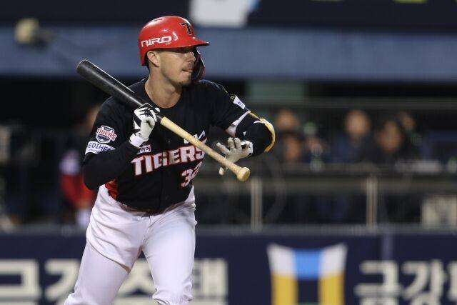 KIA 호주 유격수가 2003 이시온 끝내 못 넘었다…정작 꽃범호는 “데일은 좀 달라요” 이유가 있다[MD잠실]