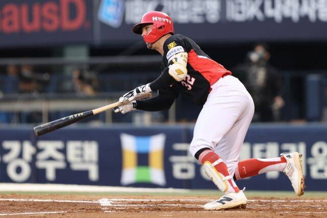 KIA 호주 유격수가 2003 이시온 끝내 못 넘었다…정작 꽃범호는 “데일은 좀 달라요” 이유가 있다[MD잠실]