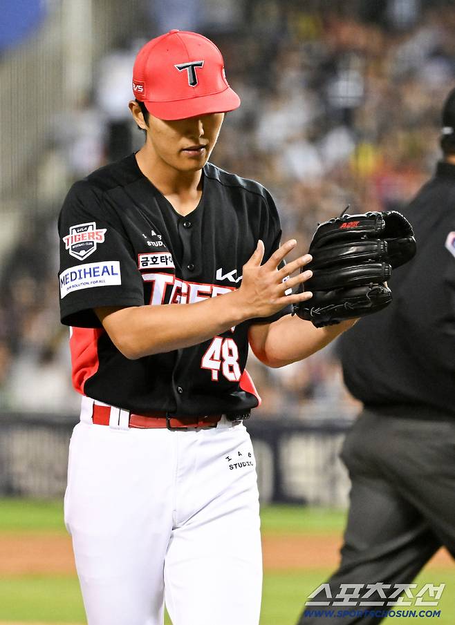 '평균자책점 11점대 투수 맞아?' 156km 강속구, 이의리가 완전히 달라졌다 [잠실 현장]