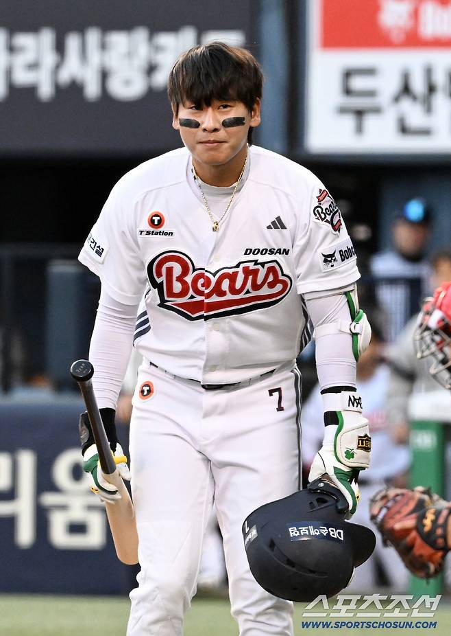 '헬멧 벗고 세 번 고개 숙였다' 12년 친정팬 향한 박찬호의 진심 [잠실 현장]