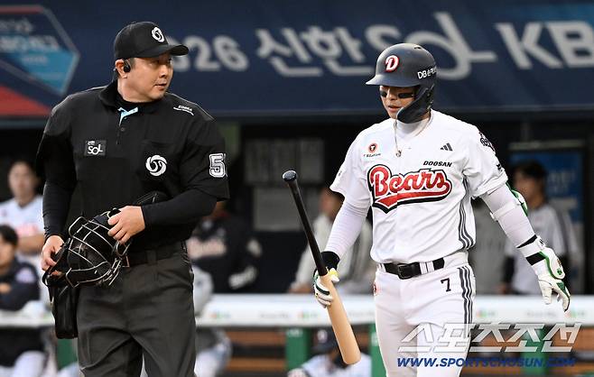 '헬멧 벗고 세 번 고개 숙였다' 12년 친정팬 향한 박찬호의 진심 [잠실 현장]