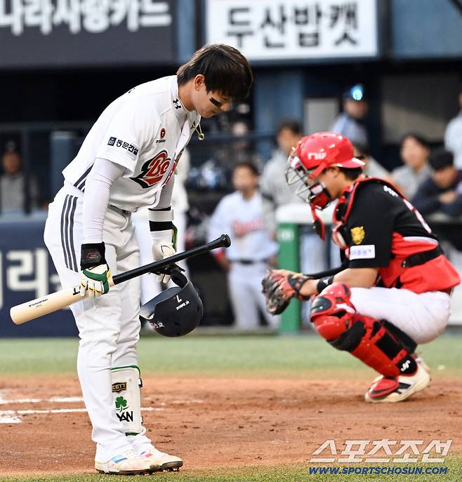 '헬멧 벗고 세 번 고개 숙였다' 12년 친정팬 향한 박찬호의 진심 [잠실 현장]