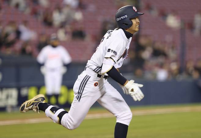 이래서 '3:2 초대형 트레이드' 터트렸구나! 또 존재감 증명, 심지어 '대타' 단 한 타석으로 충분했다