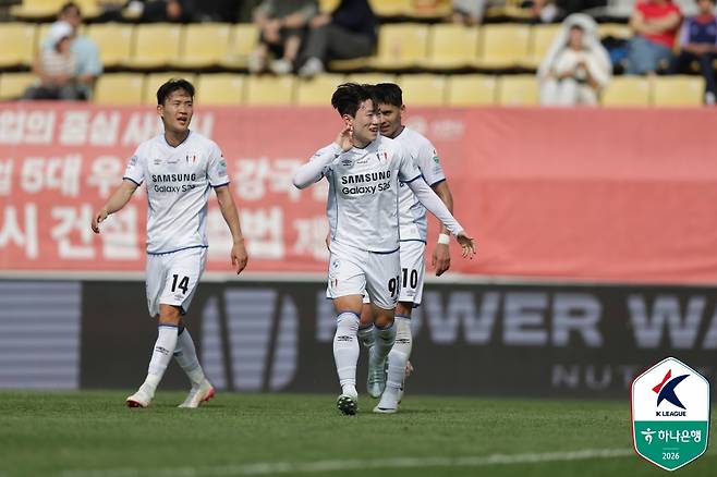 '무려 346분 무득점 끝' 이정효호 수원 삼성, 3경기 만에 승리 '박지원 천금 결승골'... 경남 1-0 제압 [창원 현장리뷰]