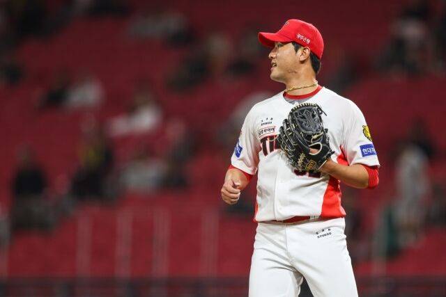 “(KIA)돌아와서 잘 던져보려고 하다가…” 홍건희 3G ERA 제로였는데 어깨 아프다, 비FA 다년계약 꿈꿨는데 ‘꽃범호 안타까움’[MD잠실]