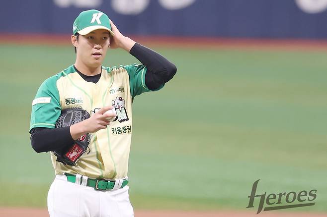 '오늘도 157km' 안우진 2번째 등판, 강속구 쾅!…그러나 실투 '딱 하나'에 울었다→2이닝 1실점 투구 마무리 [수원 라이브]