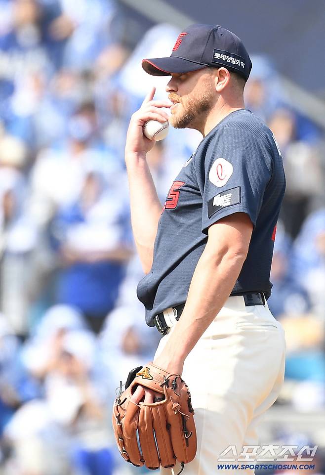 롯데 깜짝! '156㎞ 직구+5K 불꽃투' 외인+2루수 전격 동시 교체…부산에 무슨 일? [부산리포트]