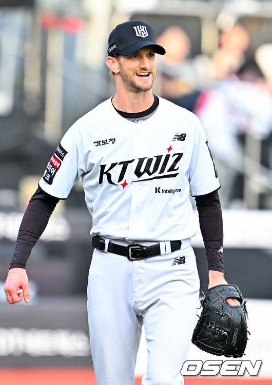 폰세급 외인 진짜 맞구나! 韓 45년 최초 20이닝 무실점 대업…KT, 안우진에 첫 패 안기고 4연승 질주. 키움은 5연패 [수원 리뷰]