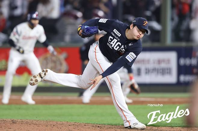 '6연패 탈출' 한화 마침내 이겼다…류현진 7이닝 완벽투+페라자 3안타→롯데 5-0 제압 [사직:스코어]