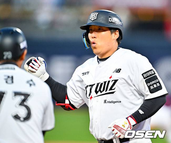 50억에 LG 떠난 선택 옳았나, 38살에 이적 결단→박용택-양준혁 뛰어넘다 “3880루타, 꾸준함 증명해 뿌듯해”