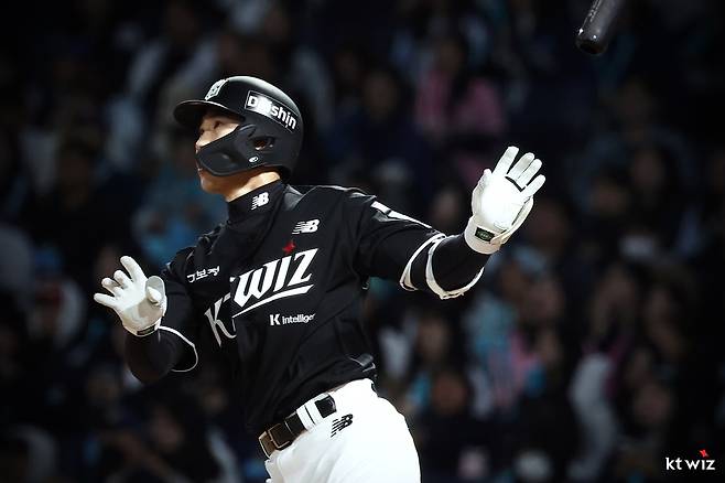 콜업 3일 만에 벌써 '결승타 2번'이라니! 안우진 156km 강속구 강타→4연승 이끈 2루타…