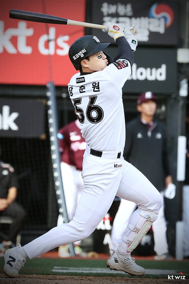 콜업 3일 만에 벌써 '결승타 2번'이라니! 안우진 156km 강속구 강타→4연승 이끈 2루타…