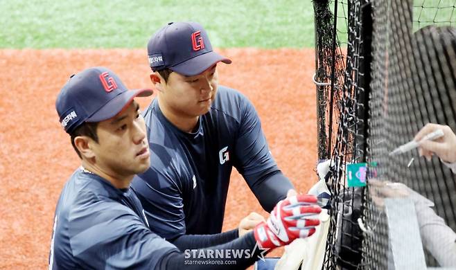 레이예스 빼면 '타율 리그 꼴찌'... 답도 없는 롯데 타선, 하다못해 '타율 0.389' 육성선수라도 기대야 하나