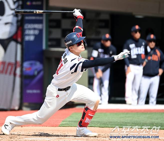 '승률 0,353' 8위 추락 → '칼'뽑은 롯데, 윤동희·정철원 등 4명 동시 말소…신인 이서준 포함 4명 1군 등록 [부산In&Out]
