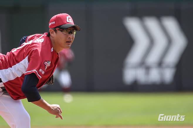 한때 롯데의 희망이었는데…13경기+252일째 승리가 없다. 5이닝 3실점 오늘도 '패전' 위기 [부산리포트]