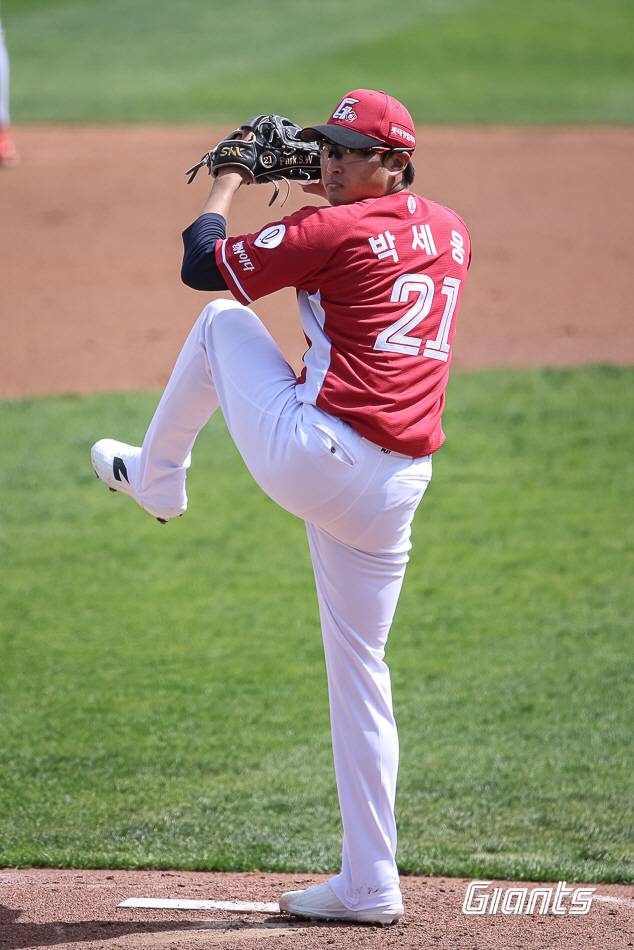 한때 롯데의 희망이었는데…13경기+252일째 승리가 없다. 5이닝 3실점 오늘도 '패전' 위기 [부산리포트]