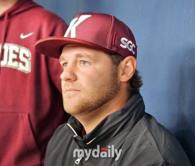 '초대형 악재' 꼴찌도 서러운데 외인 투수가 아프다, 부위도 하필 '어깨'…