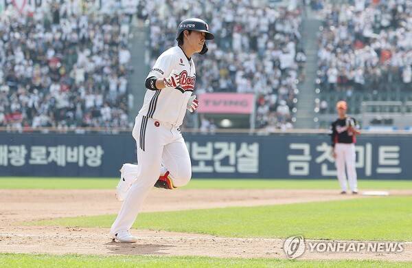 친정팀 울린 박찬호 '전매특허' 홈쇄도… 두산, KIA 연이틀 꺾고 위닝시리즈