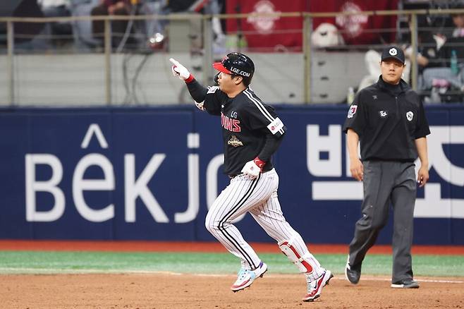 12년 만 삼성 8연승 막았다! 톨허스트 3G 연속 QS…LG, 원태인 꺾고 5-0 완승 [대구 게임노트]