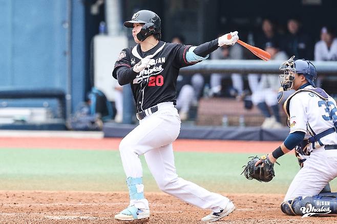 KBO 92홈런→방출→방출→울산 웨일즈 입단…드디어 홈런 대폭발, 진짜 드라마는 이제부터 시작이다