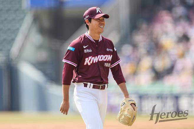 키움이 이겼는데 삼성도 기쁘다? KT 1위 도약+5연승 좌절…히어로즈 5연패 탈출 성공 [수원:스코어]