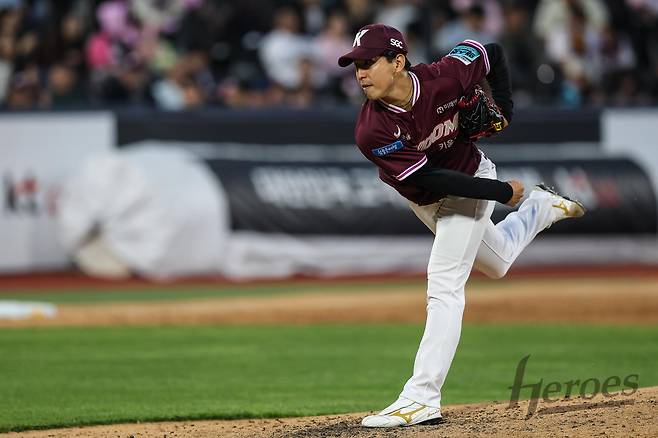 키움이 이겼는데 삼성도 기쁘다? KT 1위 도약+5연승 좌절…히어로즈 5연패 탈출 성공 [수원:스코어]