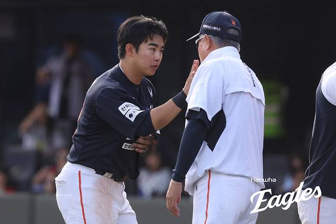 2연승 한화, '0.382 타율 4위' 이 선수 활약에 웃는다…'시즌 첫 4안타 폭발' 문현빈