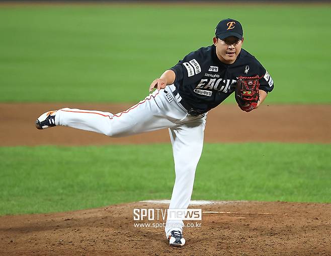 한화 인간승리 마무리 왜 2군에 있나 했더니…ERA 10.00 망연자실, 리그 꼴찌 불펜 히든카드는 어디에