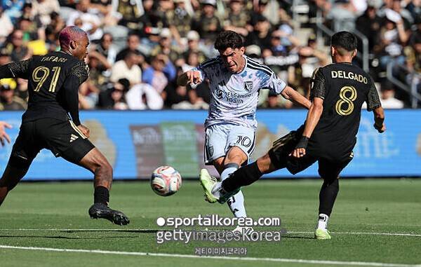 [MLS 리뷰] '손흥민 무득점' LAFC, 우승 도전 먹구름…5분 만에 3실점 붕괴→SON '前 동료' 베르너에 당했다, 산호세에 1-4 대패+선두와 5점차