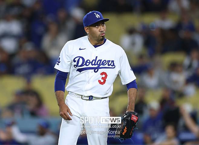 다저스 투자 또 ‘폭망’하나… 최강이래서 데려왔더니 ERA 10.50, 로버츠도 “걱정된다” 사색