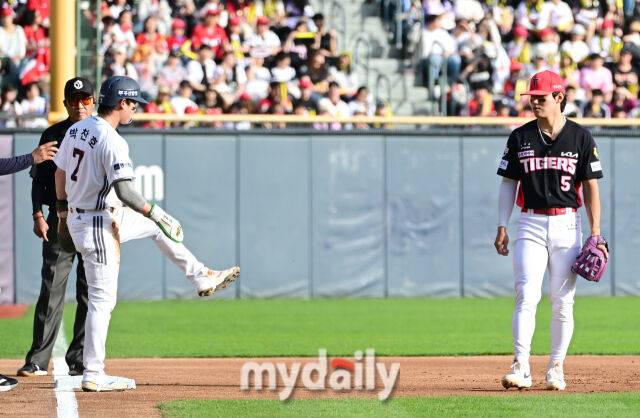'깨물고 걷어차고', 3루에서 벌어진 '밀당'...박찬호가 김도영을 깨물고 걷어찬 이유 [유진형의 현장 1mm]