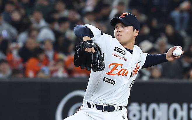 웰스·왕옌청 잘 뽑았네…아시아쿼터 한 달, 누가 웃고 누가 울었나