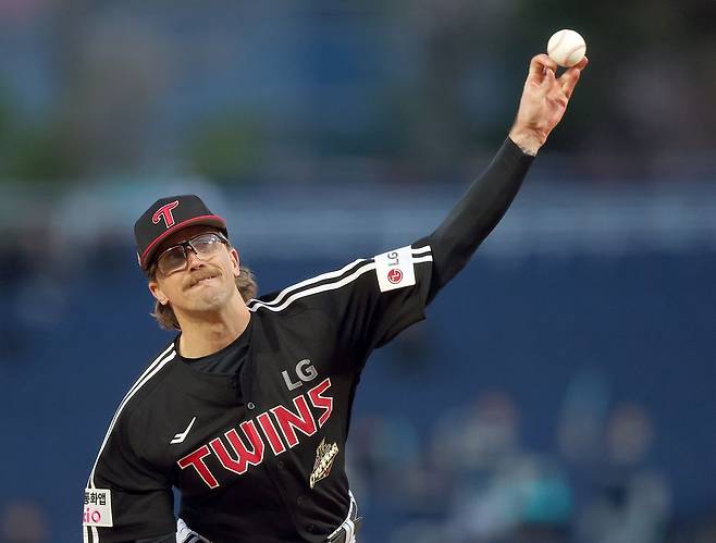 웰스·왕옌청 잘 뽑았네…아시아쿼터 한 달, 누가 웃고 누가 울었나