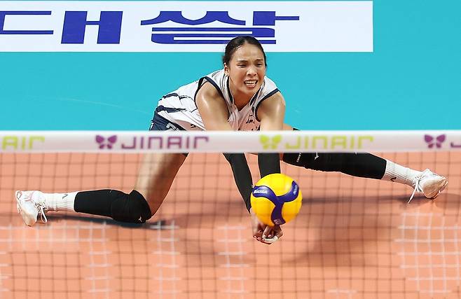 여자프로배구의 ‘치트키’ 메가를 잡는 구단은 바로…