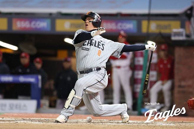 타격은 김기태·수비는 김성갑…한화 노시환 살리기 직접 나선 레전드들 ‘23일 1군 복귀 예정’