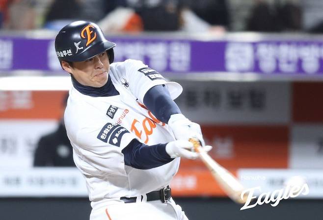 타격은 김기태·수비는 김성갑…한화 노시환 살리기 직접 나선 레전드들 ‘23일 1군 복귀 예정’