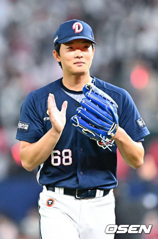 '와' 류현진 제치고 1위! 드래프트 초대도 못 받았는데 韓 평정 실화냐...1선발 같은 5선발, 당차게 외쳤다 “올해 10승 한다”