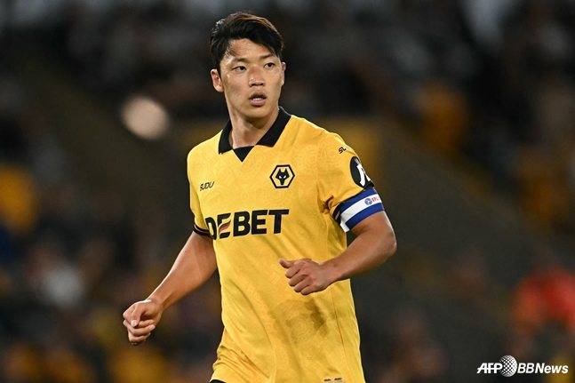 '중국인이 망쳤다' 황희찬의 울버햄프턴 강등