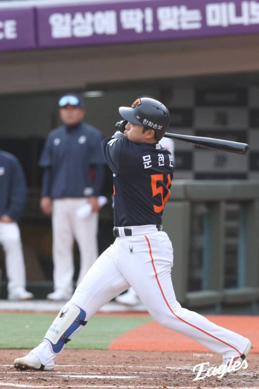 '외야 잔혹사' 종결! '김경문의 선택' 4할타자 → 득점·안타 1위 → 타점·OPS 2위…한화에 다 있다 [SC포커스]