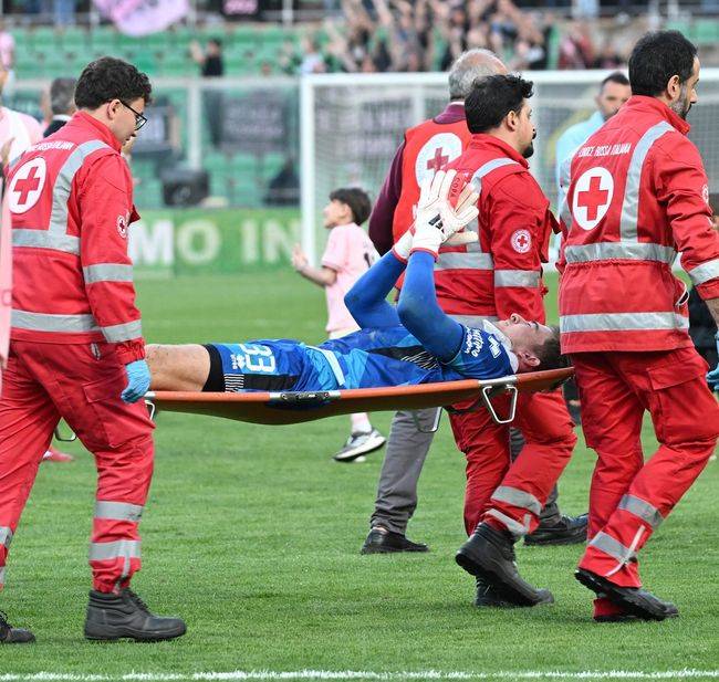 '클린스만 아들' 조너선, 경기 중 충돌로 목뼈 골절 '월드컵 꿈 사실상 산산조각'
