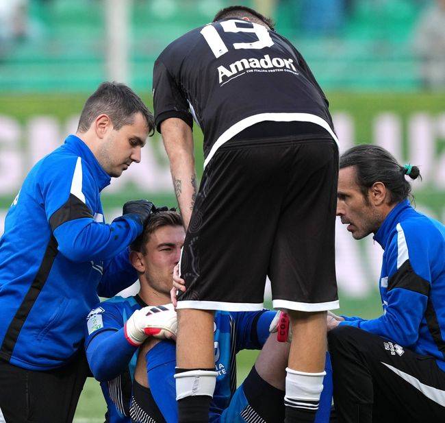 '클린스만 아들' 조너선, 경기 중 충돌로 목뼈 골절 '월드컵 꿈 사실상 산산조각'