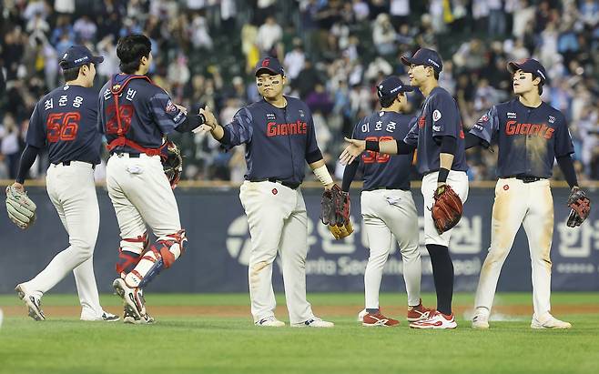 시범경기 1위→정규시즌 9위 추락…롯데, 30경기 징계 풀리는 날 기다려야하는 처지