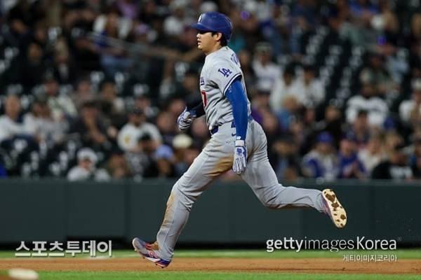 '5홈런 폭발' 다저스, 콜로라도에 12-3 대승…오타니 52경기 연속 출루 행진