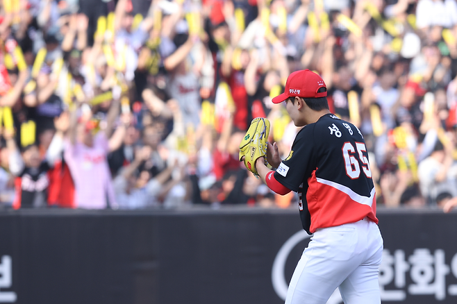 10R 96순위의 초고속 승진, KIA의 9회는 성영탁이 지킨다