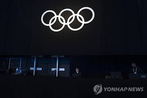 한국 축구 큰일 났다, 올림픽 영영 출전 못하나…IOC 부위원장